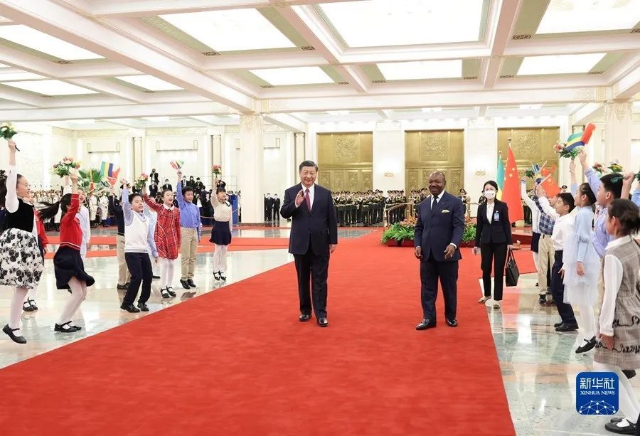 Xi Jinping Holds Talks with Gabonese President Bongo(图3)