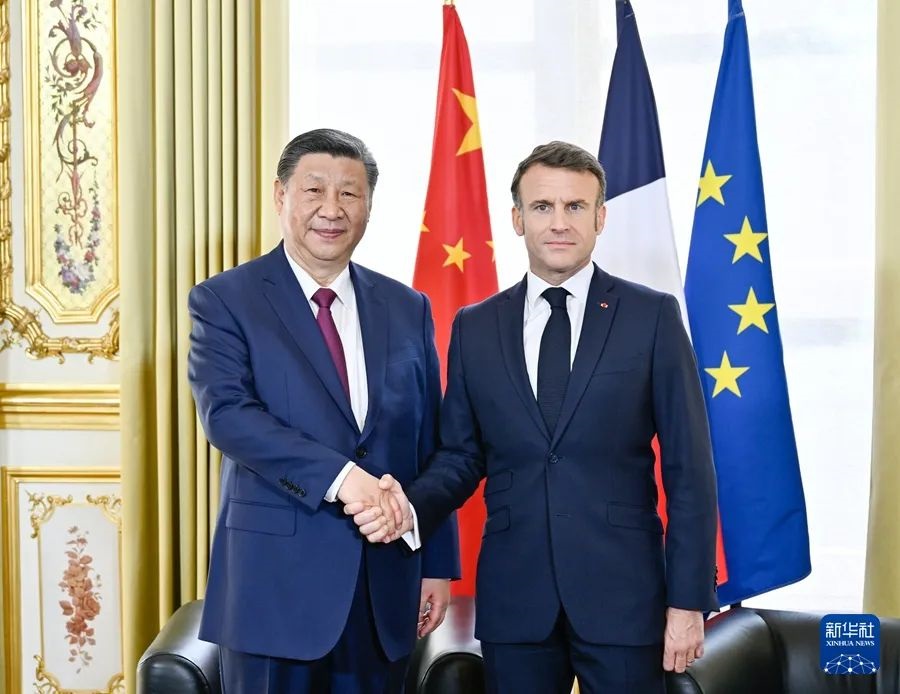 Holds talks with French President Emmanuel Macron(图1)