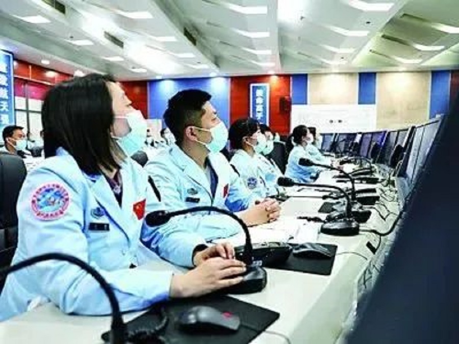 Dreams come true in space, feel good crew triumphs(图7)